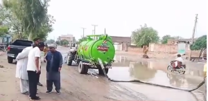 بارش کے بعد اسسٹنٹ کمشنر دریا خان کا فوری ایکشن، نکاسیٔ آب کا کام تیز