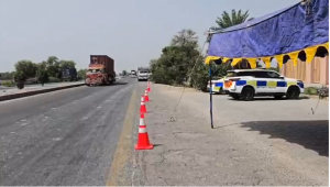موٹروے پولیس نے ڈرائیورز کی صحت اور محفوظ سفر کو یقینی بنانے کے لیے مفت آئی اسکریننگ کیمپ کا انعقاد
