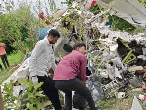 کانپور میں تربیتی طیارہ گر کر تباہ، پائلٹ اور معاون پائلٹ جاں بحق