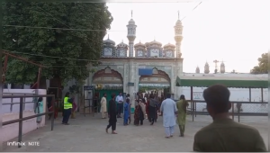 گورنر فیصل کریم کنڈی اور فریال تالپور نے مزار پر پھول چڑھائے اور فاتحہ خوانی کی۔