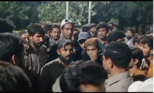 سےحویلی لکھا ۔ تھانہ حویلی لکھا کی حدود مین لاری اڈا پر رات گئے دوہرا قتل