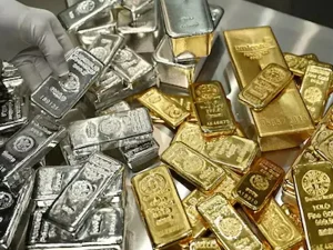 سونے کی قیمت میں کمی، چاندی عالمی و مقامی مارکیٹ میں مہنگی ہوگئی