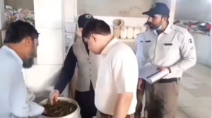 بہاولنگر میں چٹ پٹے اچار کے نام پر دھوکہ دہی کرنے والوں کیخلاف پنجاب فوڈ اتھارٹی کا کریک ڈاؤن