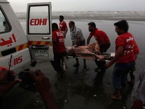 کراچی کے ساحل ہاکس بے سے ڈوبنے والے نوجوان کی لاش برآمد
