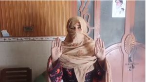 متاثرہ خاتون کا پریس کلب کے سامنے احتجاج
