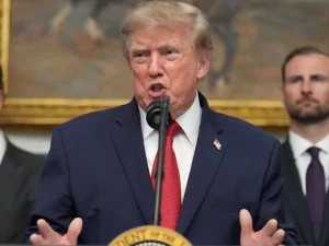 امریکی مڈٹرم انتخابات کے پیش نظر ٹرمپ نے ایران پر فوجی حملہ نہ کرنے کا فیصلہ کرلیا، اہم سیاسی عوامل زیرِ غور